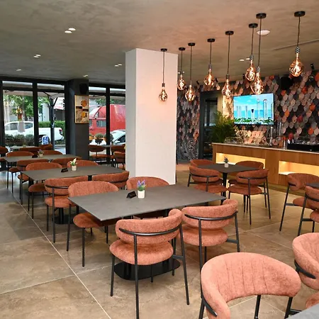 Отель Ermes Luxury Дуррес