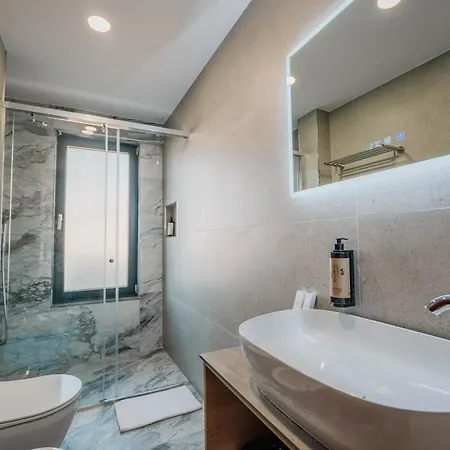 Ermes Luxury 4* Durrës